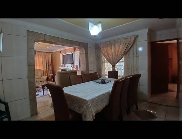 3 BEDROOM HOUSE FOR SALE IN MABOPANE  UNIT B